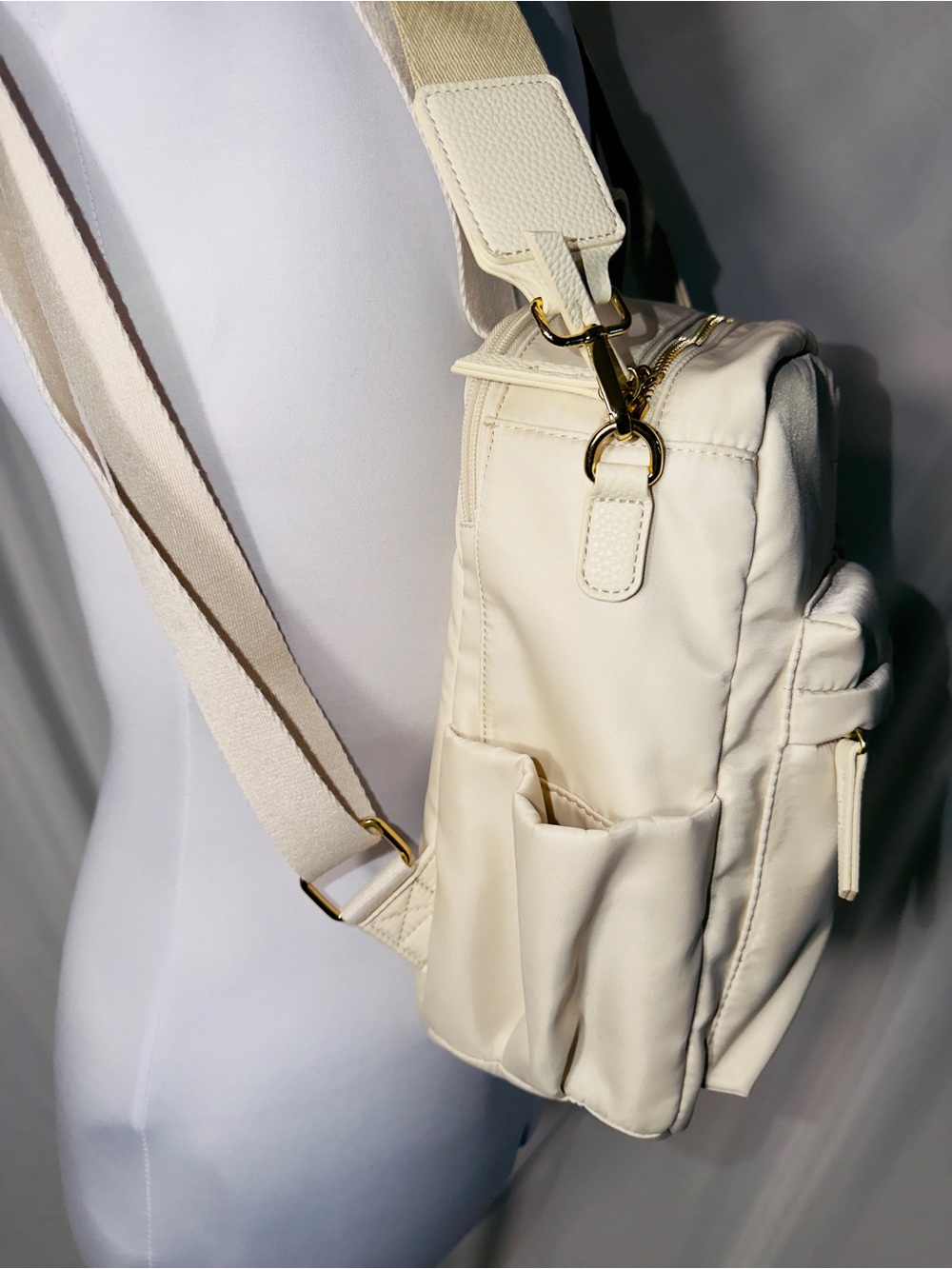 Haute Hippie Style Sadie "On-the-Go" Viral Convertible Backpack - Picture 5 of 15